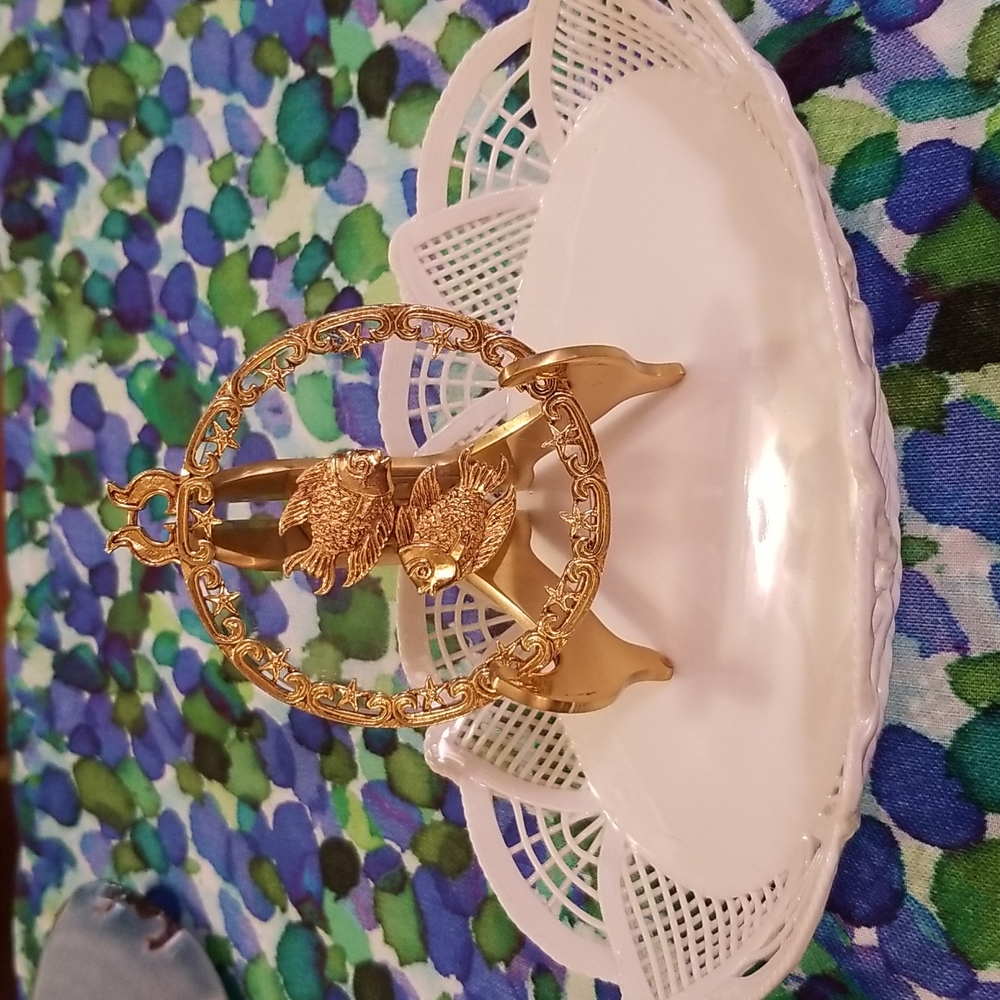 COPY - Gold fish medallion